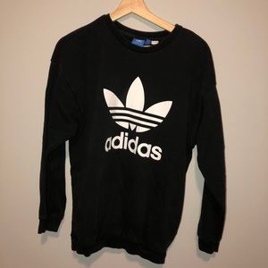 Adidas sweatshirt -has pockets